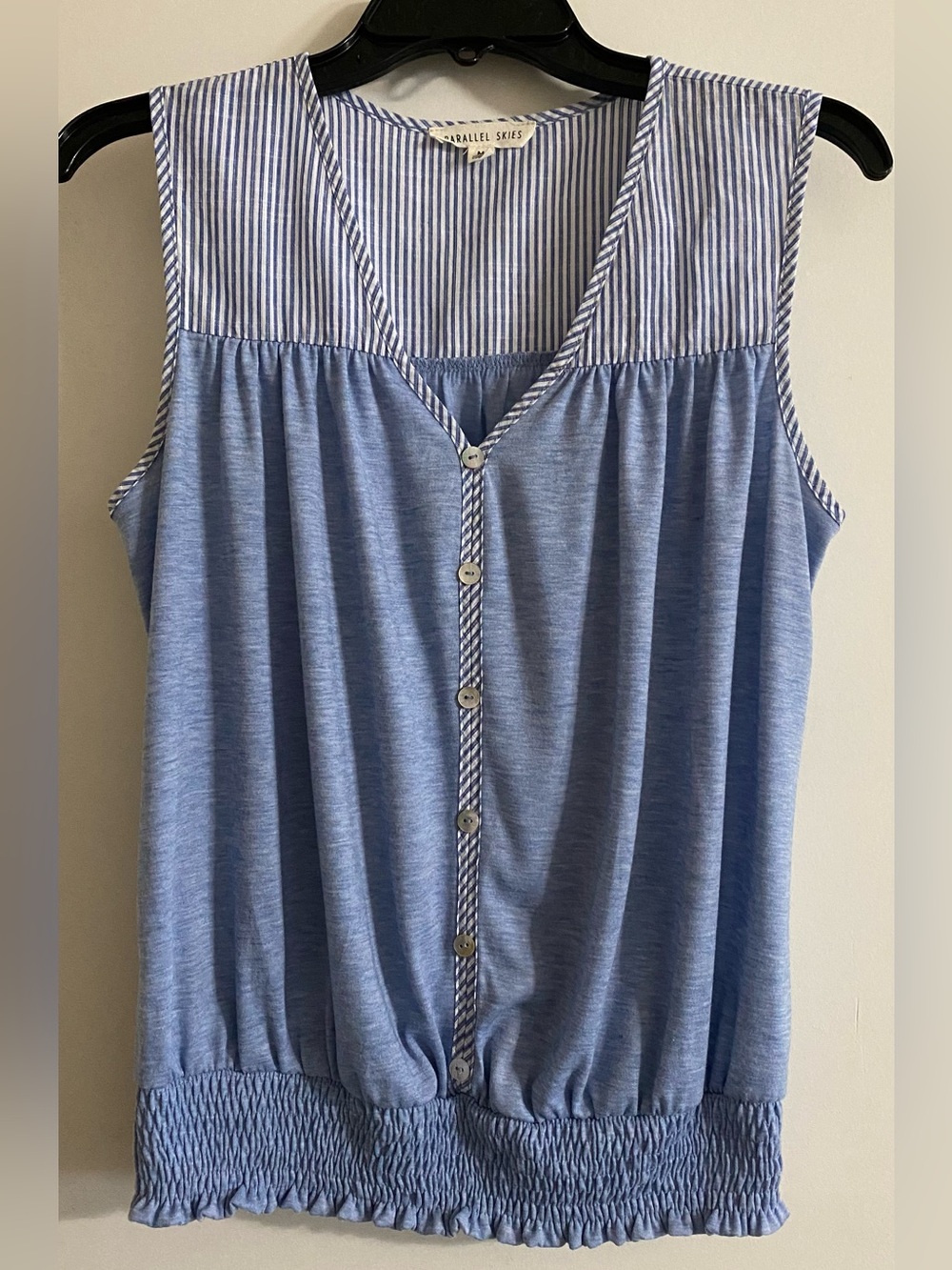 Parallel skies Blue Sleeveless pullover top